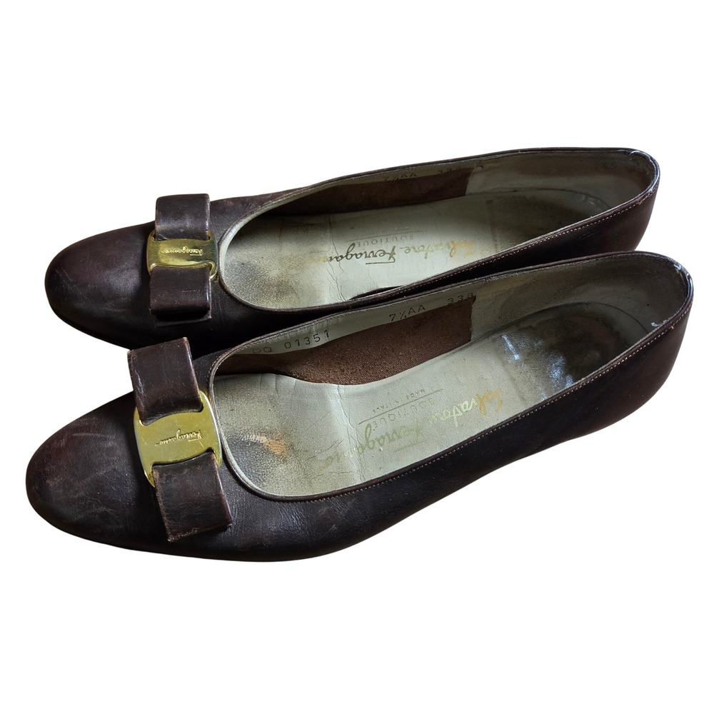 VTG Salvatore Ferragamo Vara Bow Pumps Leather Block Heels 7.5 AA Italy Luxury